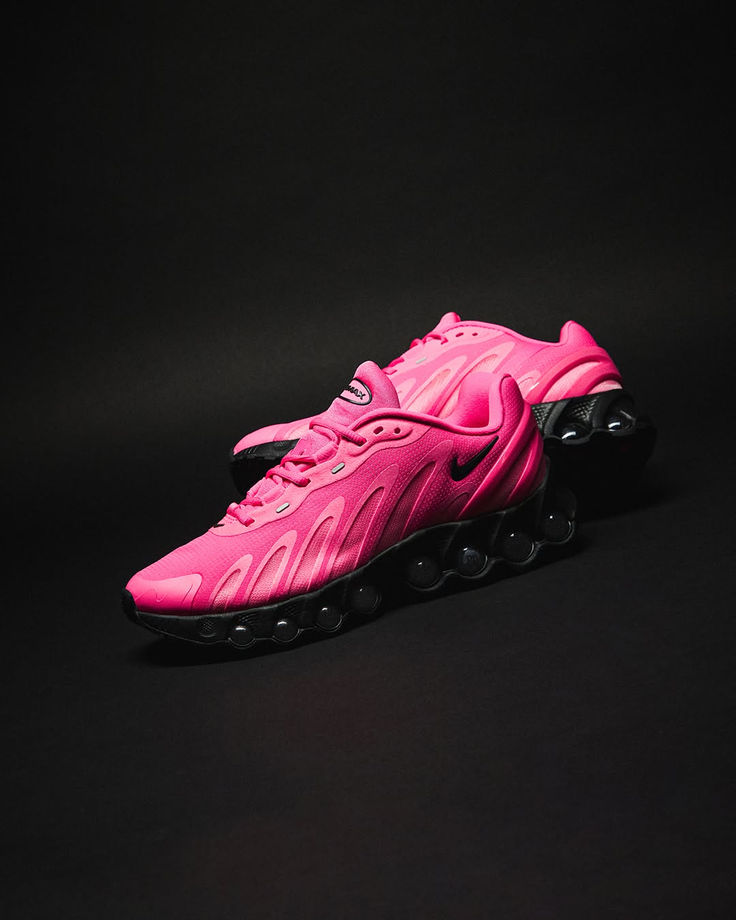 NIKE DN8