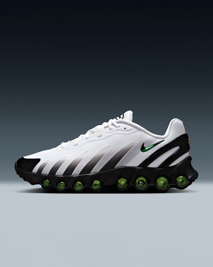 NIKE DN8