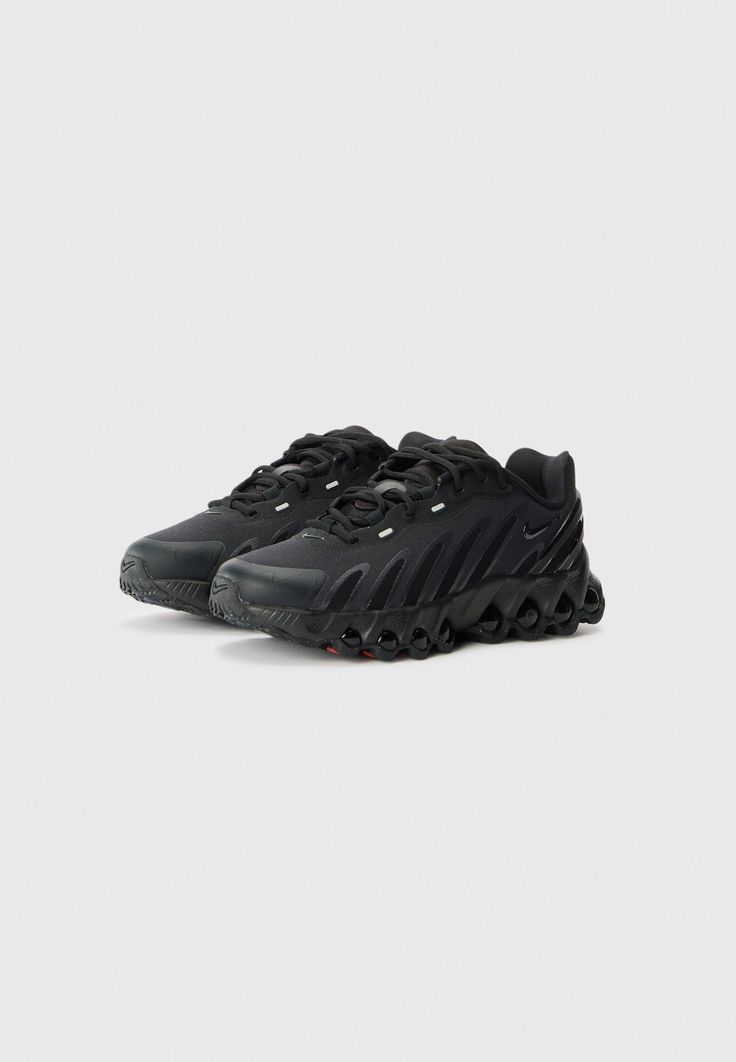 NIKE DN8