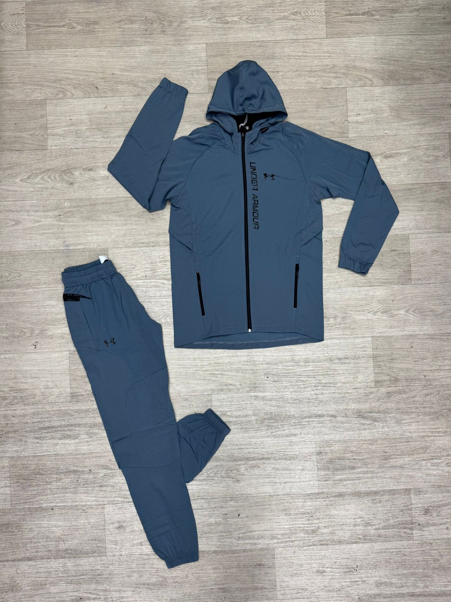 ENSEMBLES UNDER ARMOUR