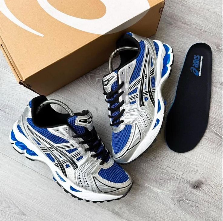 ASICS KAYANO