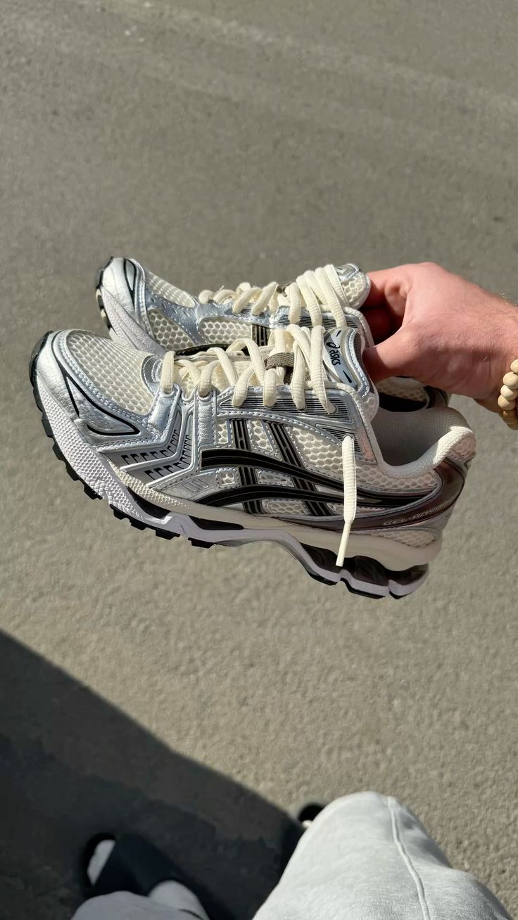 ASICS KAYANO