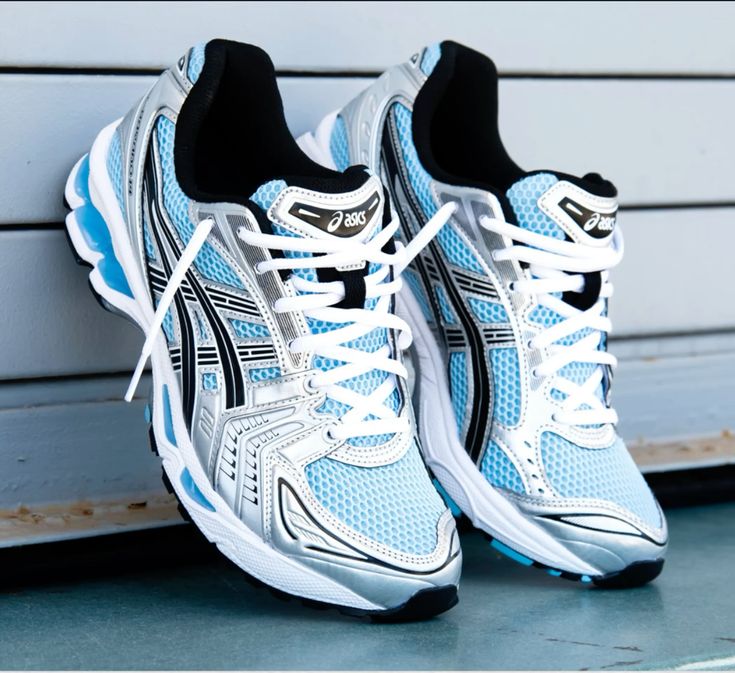 ASICS KAYANO