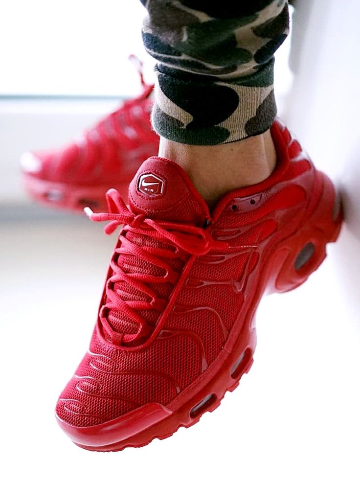 NIKE TN PLUS