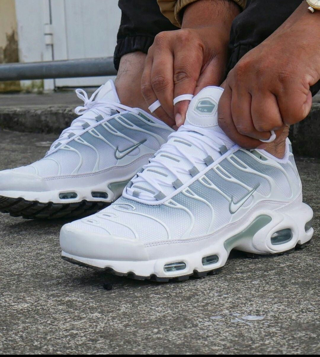 NIKE TN PLUS